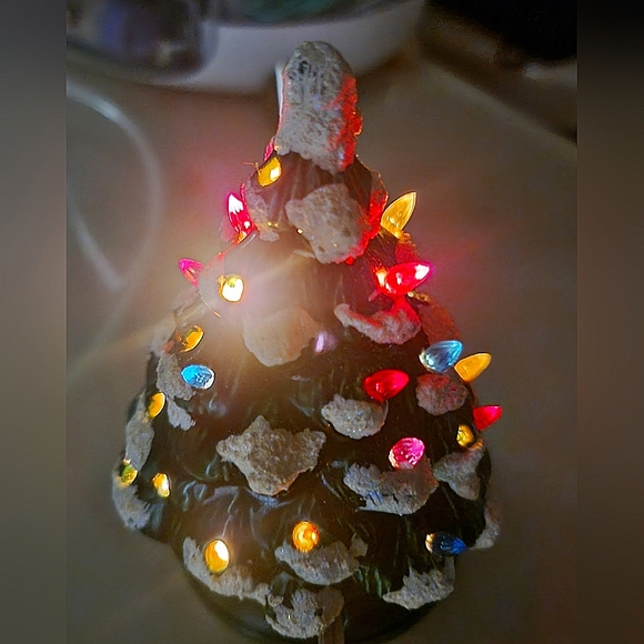 #Vintage 1970's #Ceramic Snow-Capped Mini #Christmas Tree 4.5" Tall - Picture 8 of 11
